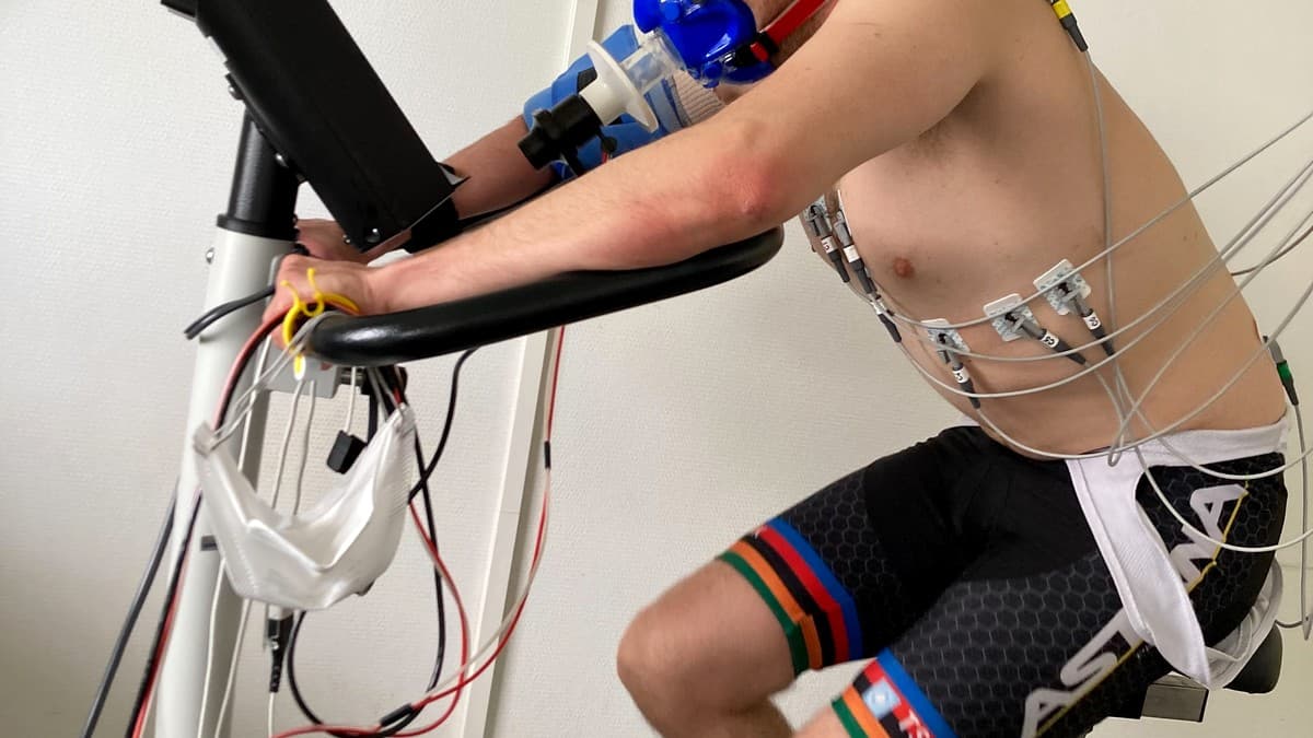A VO2 max test measuring metabolic output during exercise. MOTS-c mimics exercise at the cellular level through AMPK activation, while AOD-9604 drives fat release through beta-3 adrenergic receptors.